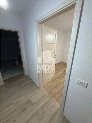 Decomandat cu 2 bai la etajul 1 renovat recent nou - imagine 3