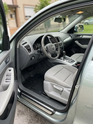 Vând Audi Q5 2.0 TDI Haldex quattro 143 CPF   Panoramic, Keyless Go Entry, Side Assist, Bi-Xenon - imagine 10