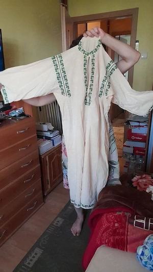Vand camasa veche barbati de peste 150 de ani, cusuta manual, judetul Romanati, stare foarte buna.