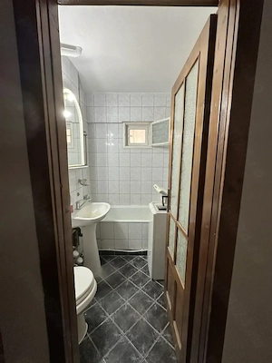 Inchiriez apartament pozitie excelenta - imagine 7