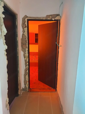 Vand apartament cu 2 camere, Moldova  Noua, partial renovat, et 2.