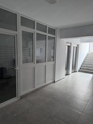 Proprietar inchiriez apartament 2 camere decomandat, NOU, parcare inclusa.  - imagine 10