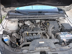Hyundai i30 2011 1.4 benzina+gpl ATENȚIE mașină funcțională cu probleme la motor  - imagine 8