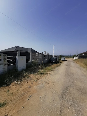 Casa la rosu în Plaiul Vulcănești - imagine 7