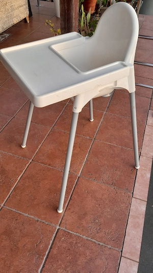 scaun pentru masa copilului