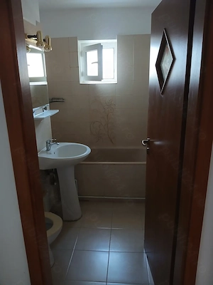 Proprietar inchiriez apartament 3 camere Girocului-str.D.Juganaru - imagine 2