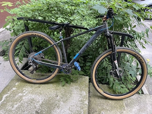 Bicicleta Cube hardtrail custom