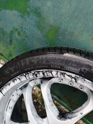 Vând Set Genți cu cauciucuri michelin 225/40/18 - imagine 4