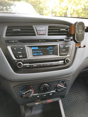 Vand masina Hyundai i20 , PRET 7500 , NEGOCIABIL 2018, Conditie foarte buna - imagine 6
