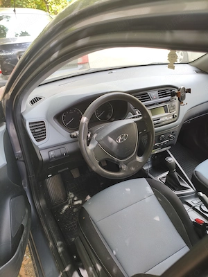Vand masina Hyundai i20 , PRET 7500 , NEGOCIABIL 2018, Conditie foarte buna - imagine 7