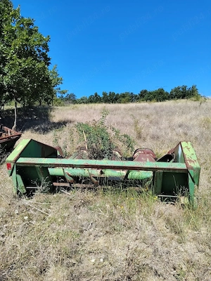 Vând gheringof, masă porumb 4 rânduri John Deere  - imagine 2