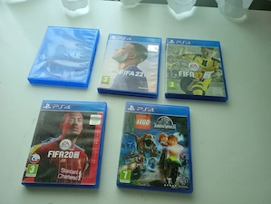 Vând CD uri PS4 
