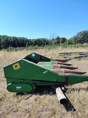 Vând gheringof, masă porumb 4 rânduri John Deere  - imagine 5