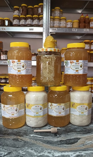 Vând miere din propria stupină 