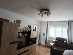 Vând apartament cu 3 camere  - imagine 2