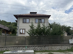 Casa de vânzare la poalele Munților Bucegi, lângă Sinaia - imagine 2
