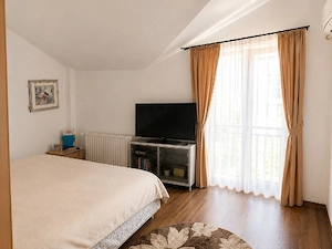 Casă Duplex Modernă într-o Zonă Centrală - imagine 10