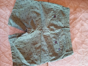 Pantaloni scurti