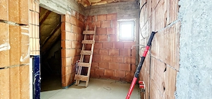 COMUNA BERCENI - CASĂ 5 CAMERE, 300 MP TEREN, SEMIFINISATĂ! - imagine 11