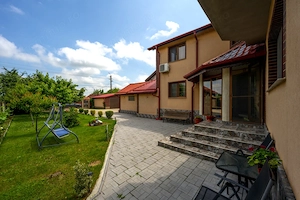 Afumați – Trandafirului, casă cărămidă 6 camere, teren 750 mp, 2 garaje