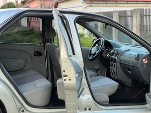 Dacia Logan. **LAUREATE** 1.5 DCI Diesel Clima AC  - imagine 8