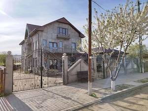 casă de vânzare în corabia olt bulevardul București  - imagine 5