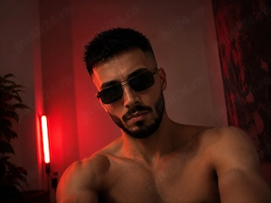 Fantezia ta ascunsa, Playboy! Fac si party! Întru si la cupluri( dețin experienta)
