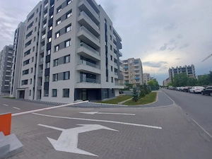 Apartament 2 camere Mall Coresi Brasov. Mobilat + Parcare - imagine 2