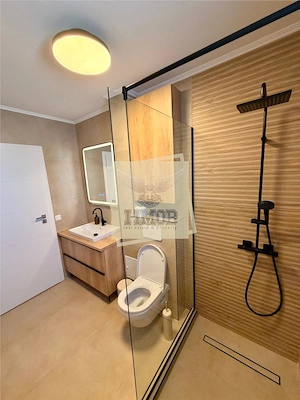Apartament  4 camere 2 bai si loc parcare zona Kogalniceanu - imagine 15