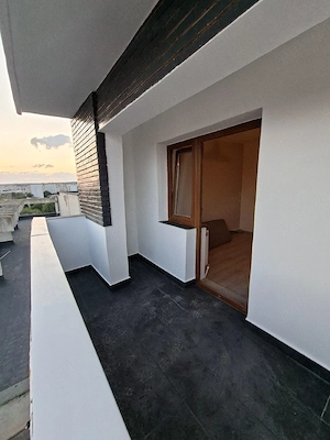 inchiriez apartament decomandat zona garii 3 camere 2 bai zona centrala  - imagine 3