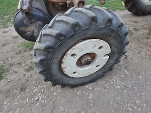 Vand tractor UTB 445 L - imagine 5