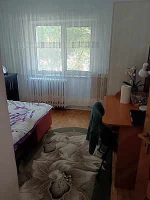 Închiriez 1 camera intr un apartament cu 3 camere zona PACURARI COPOU - imagine 4