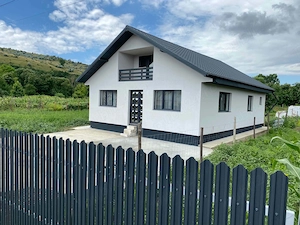 Vănd casă in comuna bozieni jud neamț casa este construită in anul 2025 detalii la tel    - imagine 3