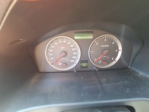 se vinde volvo s40
