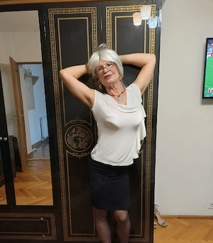 doamnă matură 42 de ani