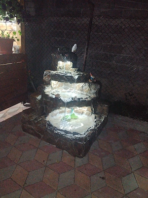 De vânzare fântâna arteziană cu lumini din piatră naturală de munte 