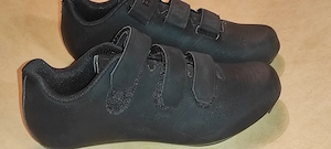 vand noi ne-probati pe eticheta 40 - Pantofi de ciclism pentru șosea de la marca , AGU. 