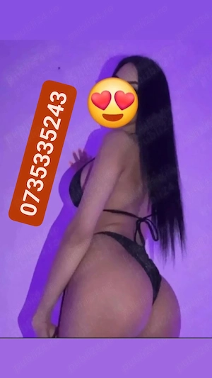 Bruneta seducătoare 