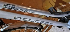 Vând bicicleta cursiera Peugeot 