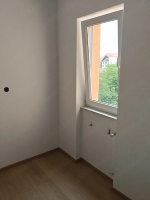 Apartament 4 camere central  - imagine 2