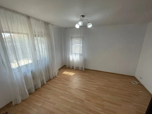 Inchiriez casa