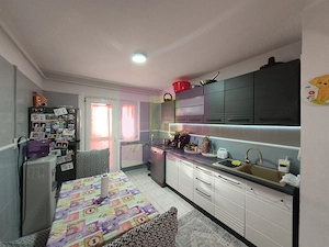 Apartament spațios de 4 camere bl 1982 Berceni etajul 8 bloc anvelopat - imagine 19