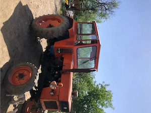 Tractor U650 - imagine 2