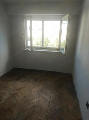 Apartament  cu 4 camere etaj 4  Str astronotilor  - imagine 2