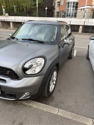Vând MINI Cooper Countryman, an 2011.
