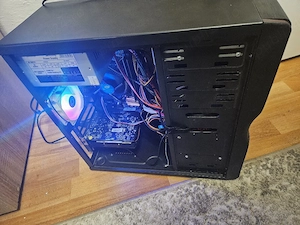 Vând PC Desktop   Unitate - Intel Core i5-7500, 8GB RAM, Stare Perfectă!