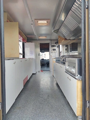 Food track de vanzare afacere la cheie - imagine 7