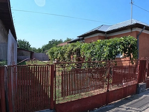 Casă de vânzare în Slobozia, Giurgiu | 1.143 mp teren  5 camere  Curte generoasa - imagine 4
