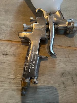 pistol de vopsit si kit de reparatie Anest Iwata  - imagine 2