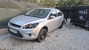 dezmembrez ford focus  facelift sau vand asa cum se vede foto